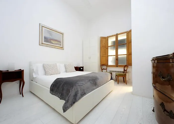 Treasurerome Opera & Trevi Grand 3br